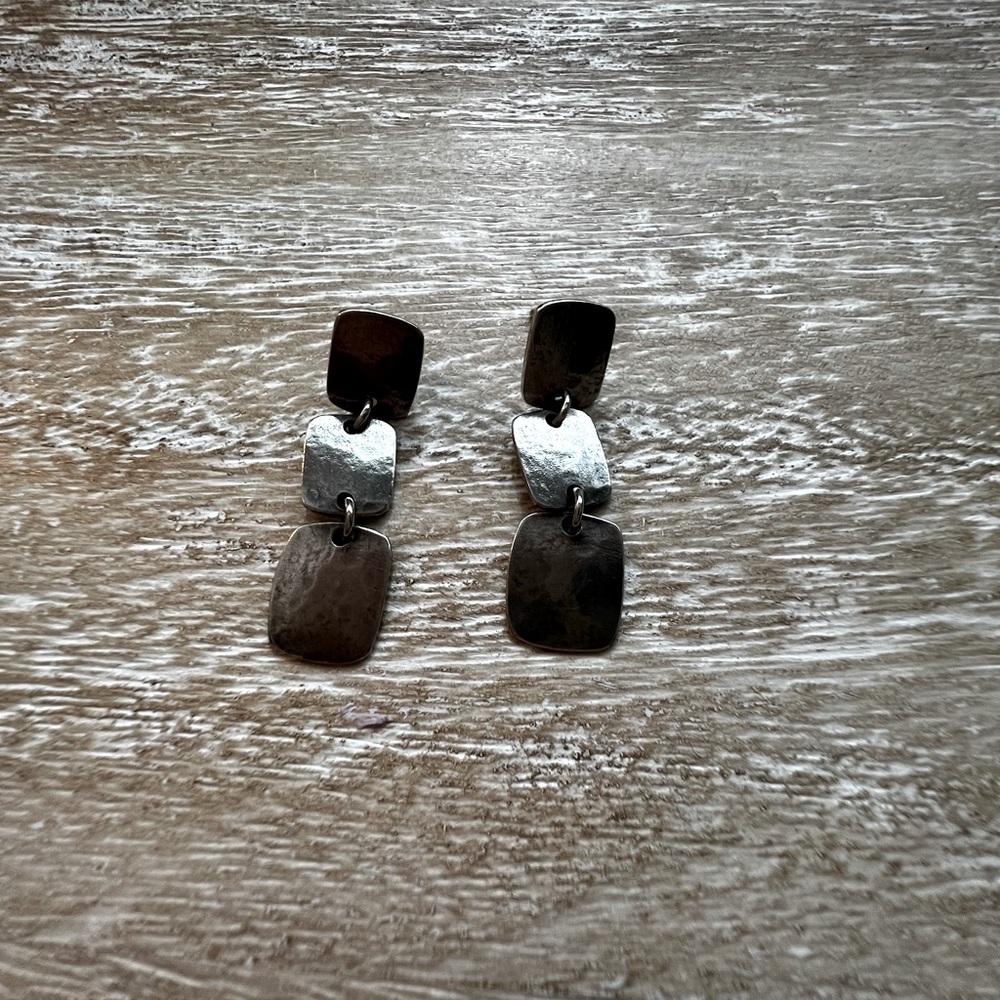 Retired James Avery hammered squares dangle earrings. Never worn. .925 silver.